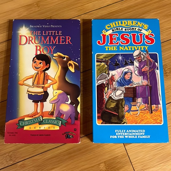 2 Christmas VHS tapes - Picture 1 of 4